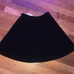 Brand new xs black skirt !!
